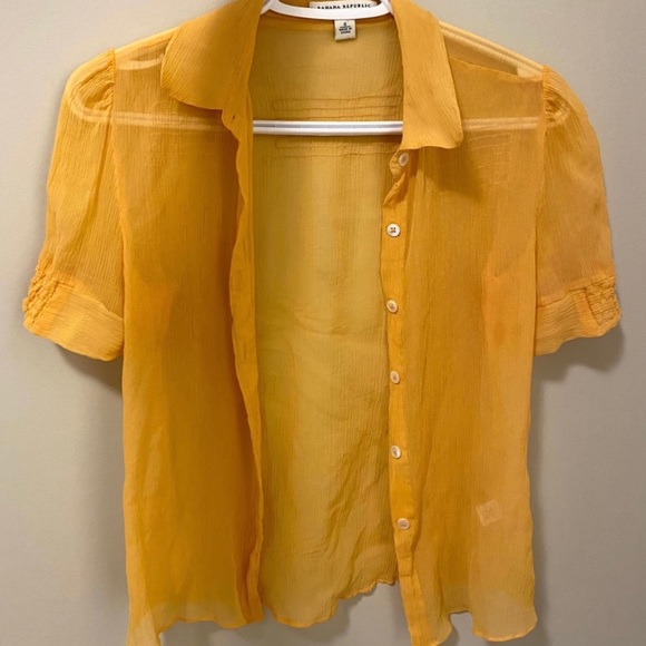 SOLD!!! Light Gold Silk Blouse - Picture 2 of 3